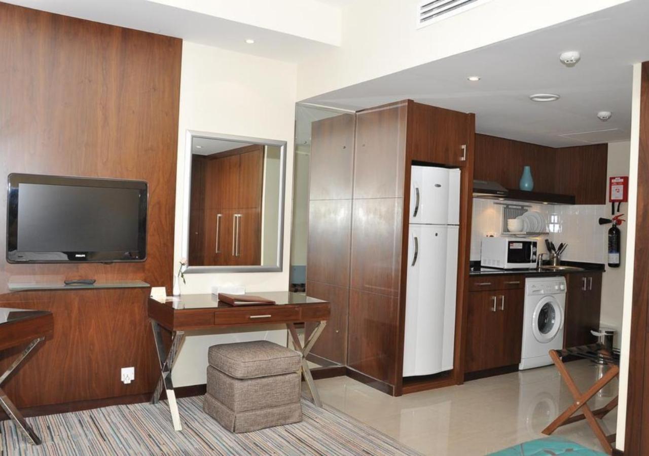 Phoenix Plaza Hotel Apartments Абу-Даби Экстерьер фото