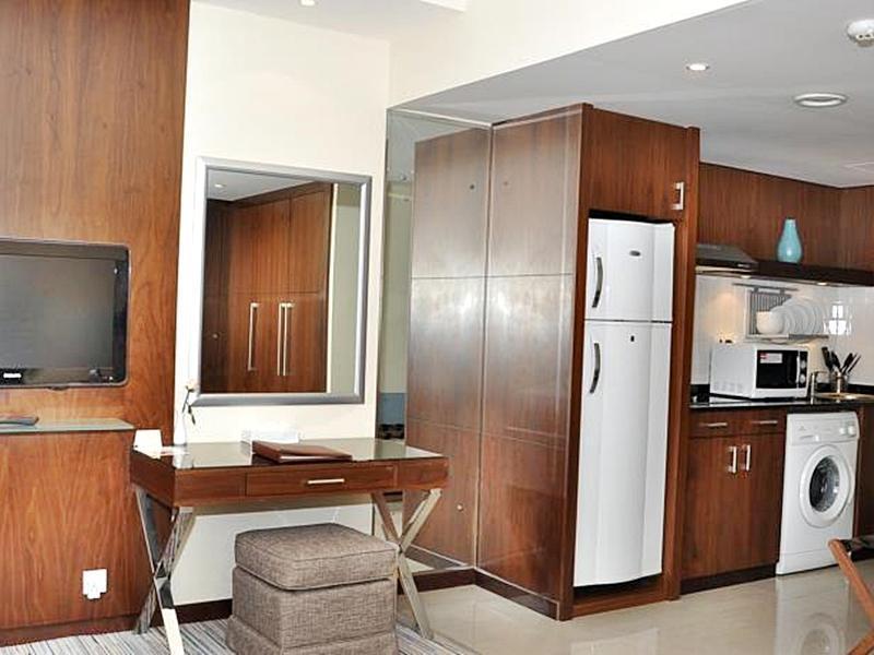 Phoenix Plaza Hotel Apartments Абу-Даби Экстерьер фото