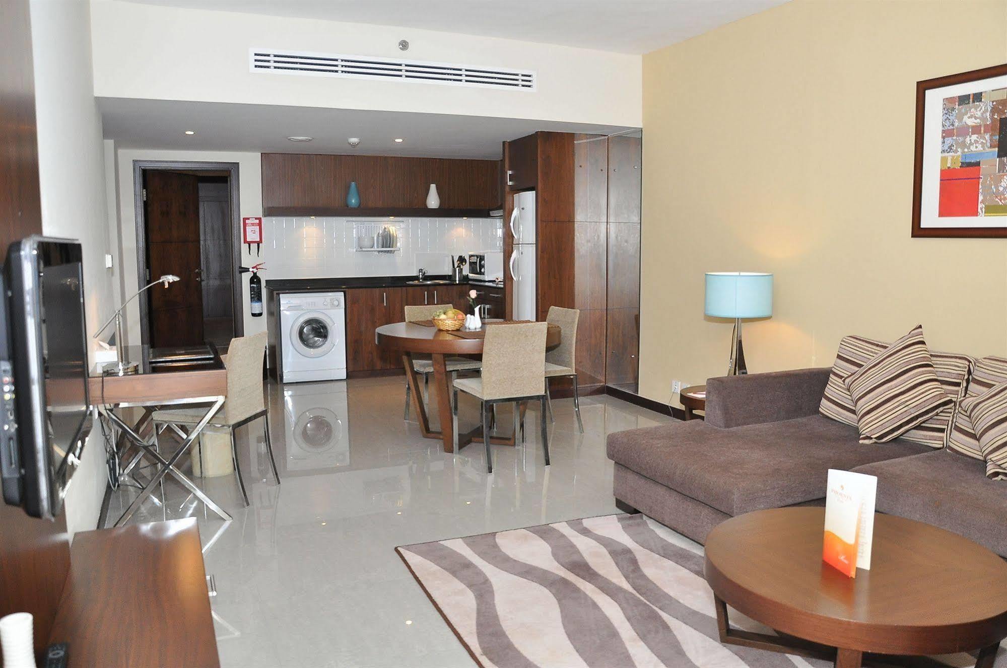 Phoenix Plaza Hotel Apartments Абу-Даби Экстерьер фото