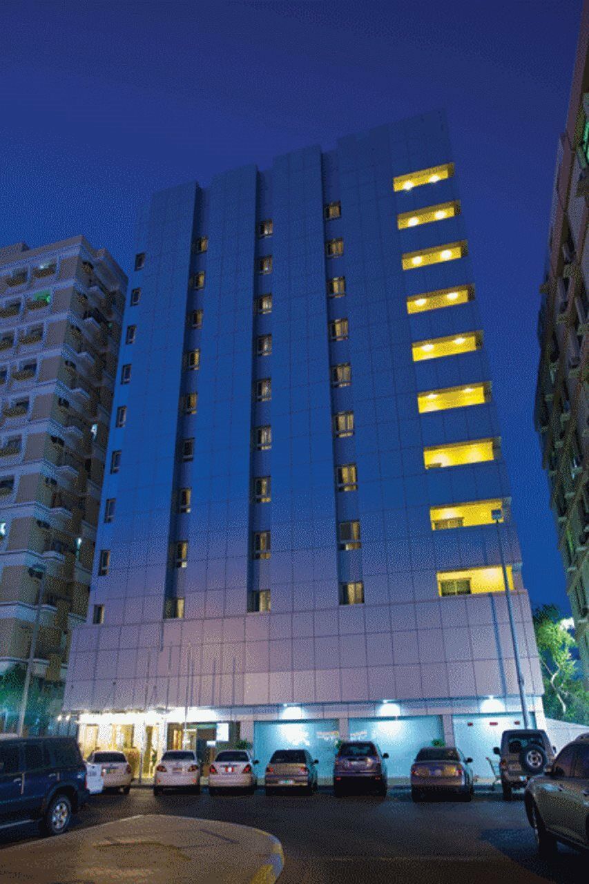 Phoenix Plaza Hotel Apartments Абу-Даби Экстерьер фото